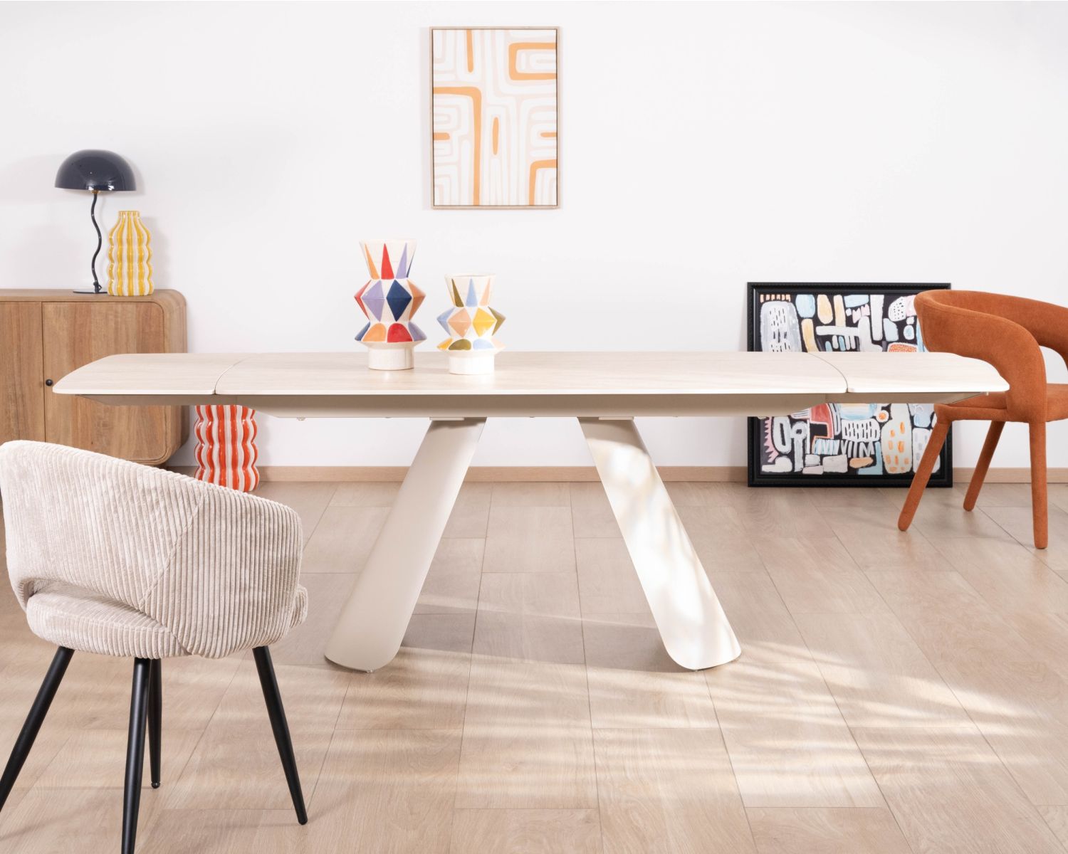 Table extensible 160 à 240 cm rétro chic "Amarello" en pierre frittée et métal champagne