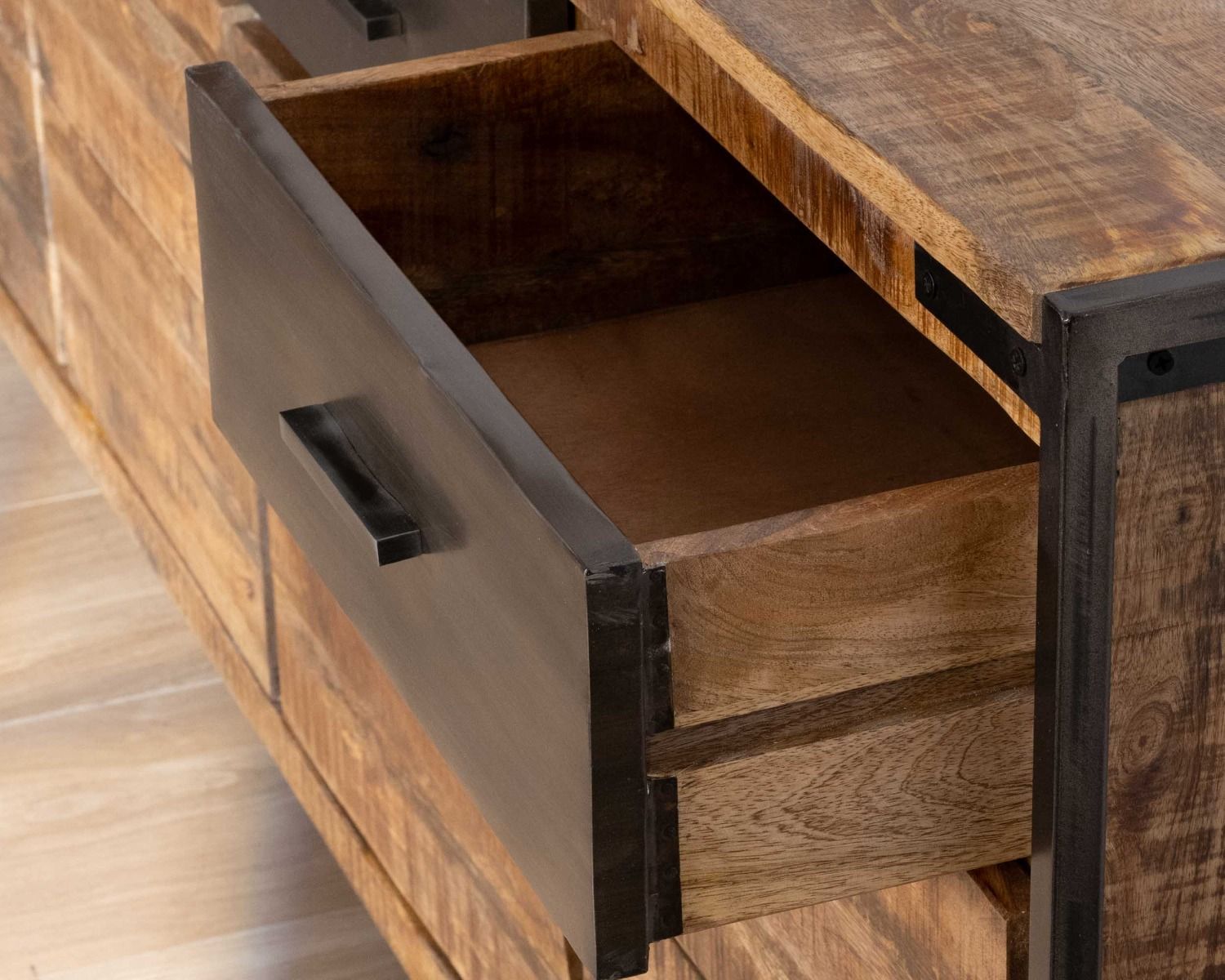 Enfilade industrielle 200 cm en manguier et métal "Shade"