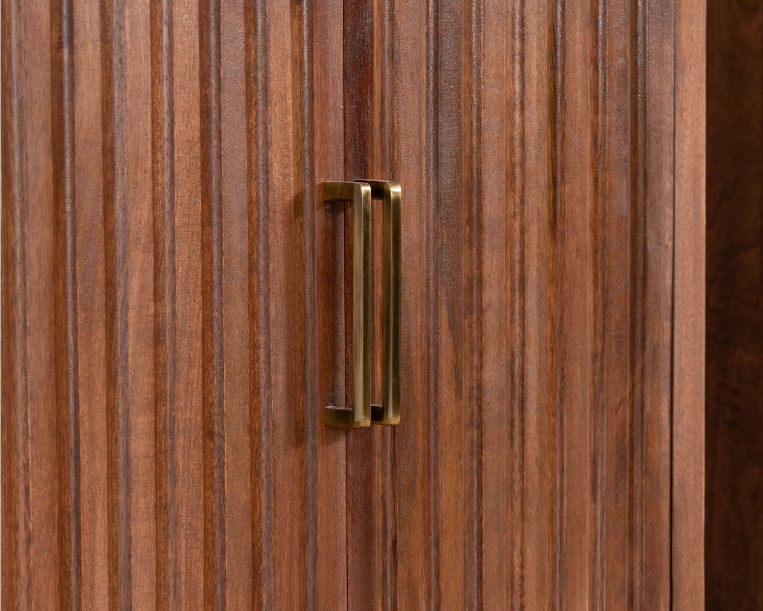 Petit meuble sous vasque en manguier foncé "Malova" 60 cm esprit rétro chic