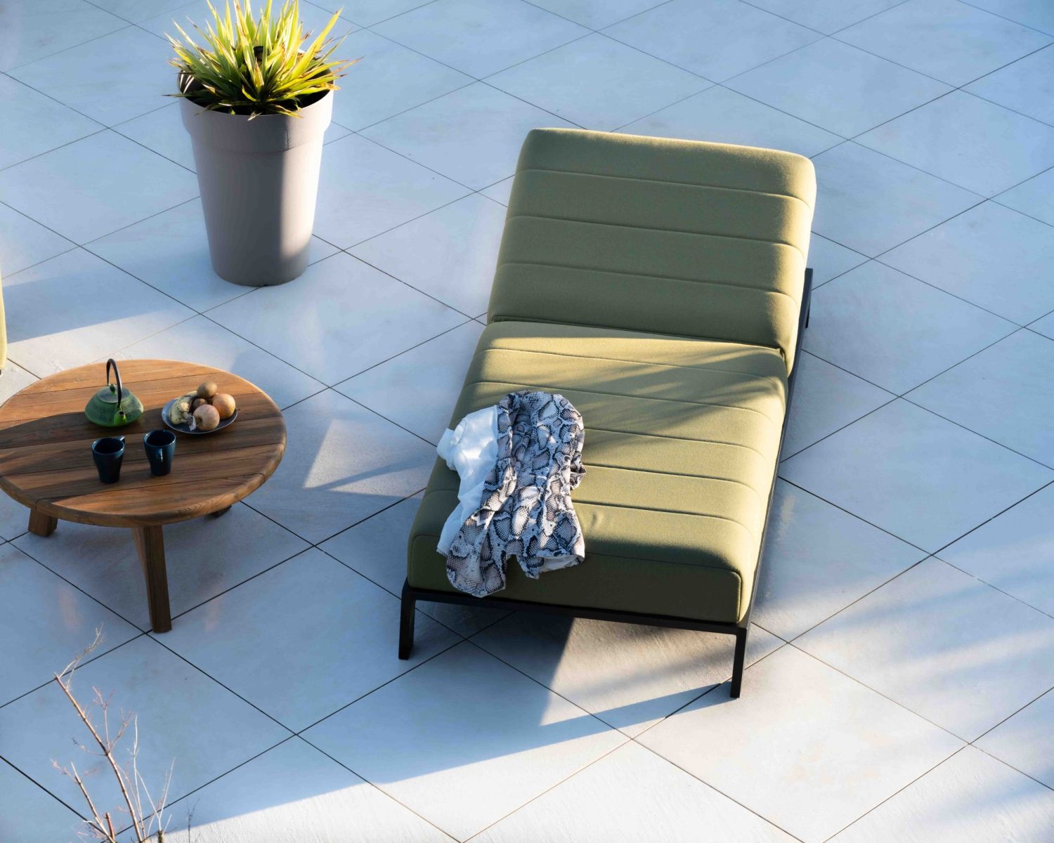 Table basse ronde en bois de teck recyclé "Meedow"