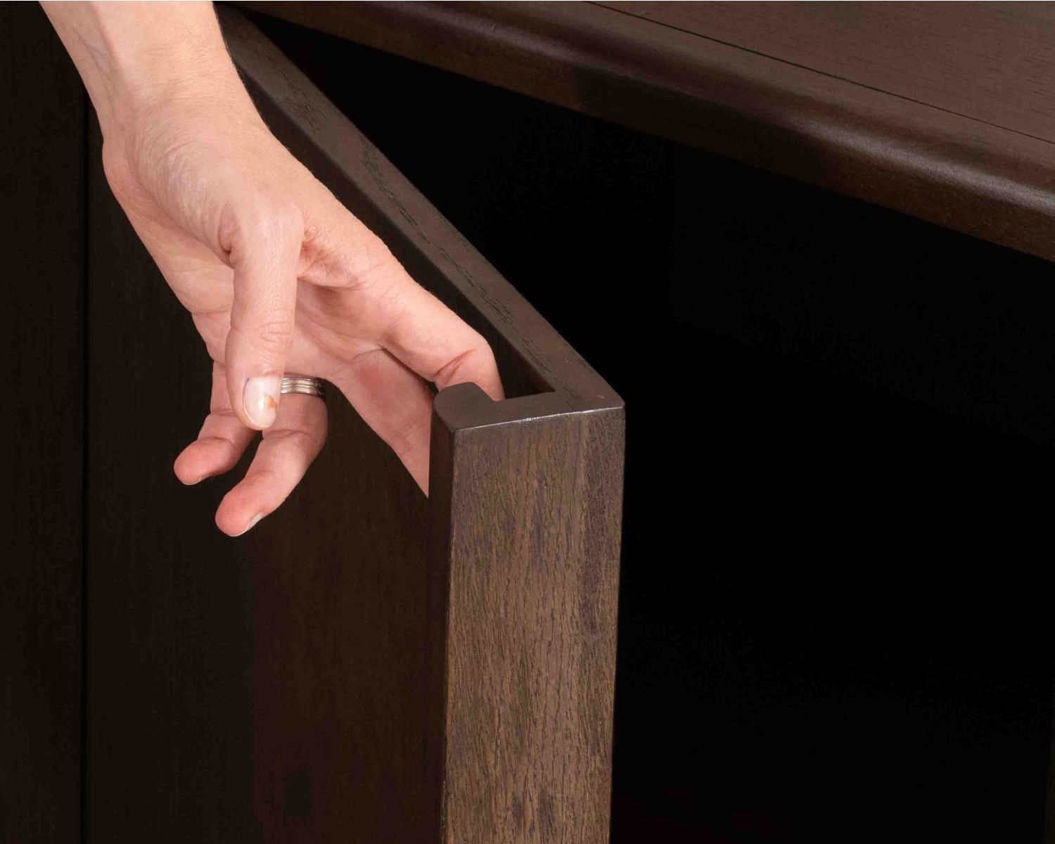 Buffet bas 4 portes esprit japandi "Laumie" teinte foncée