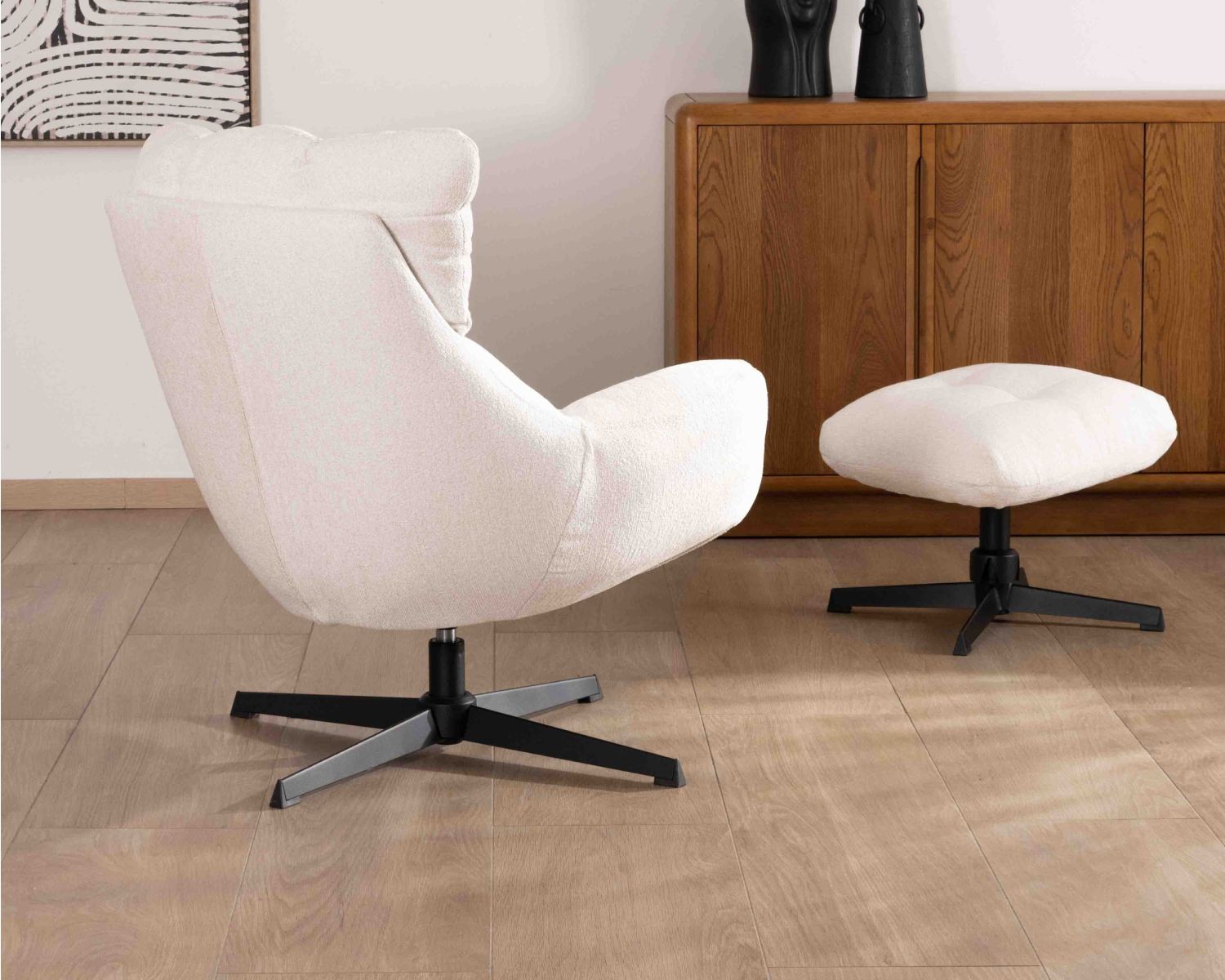 Fauteuil pivotant avec repose-pieds modulaire en tissu bouclette écru "Calista"