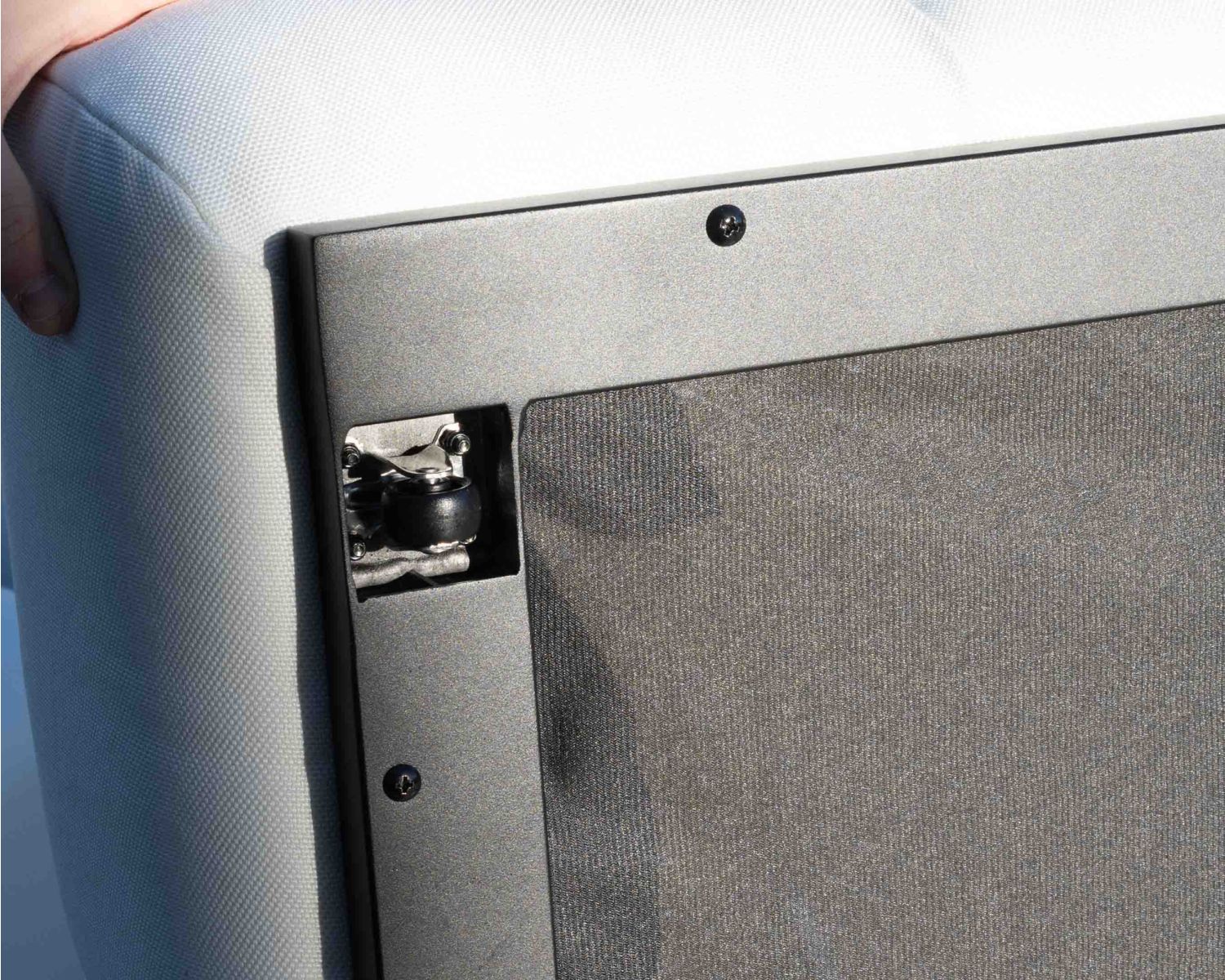 Chaise longue haut de gamme en tissu Sunbrella gris foncé "Lazy Beach"