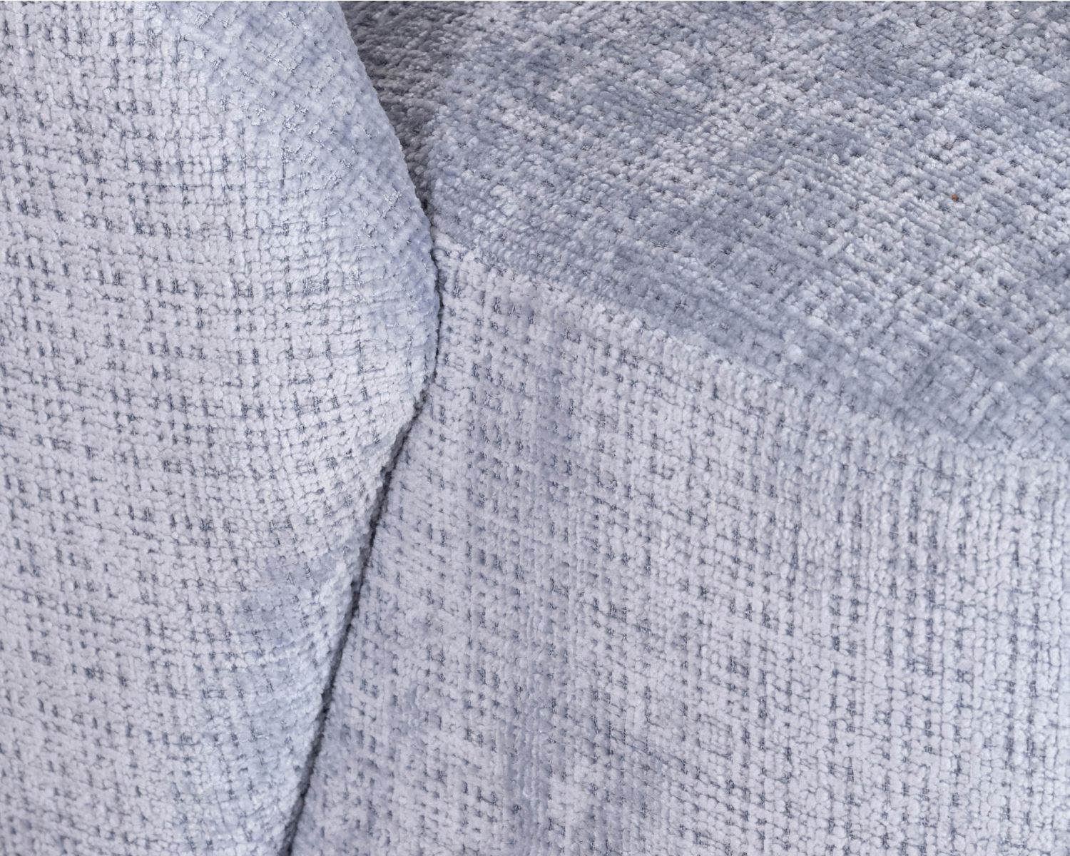 Chauffeuse tournante design épuré en tissu bleu glacier "Marylin"