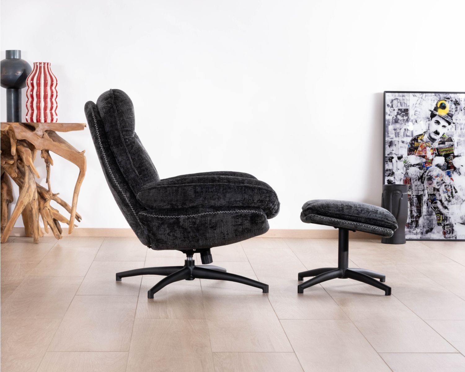 Fauteuil cosy rotatif design rétro en tissu gris "Branson" avec pouf