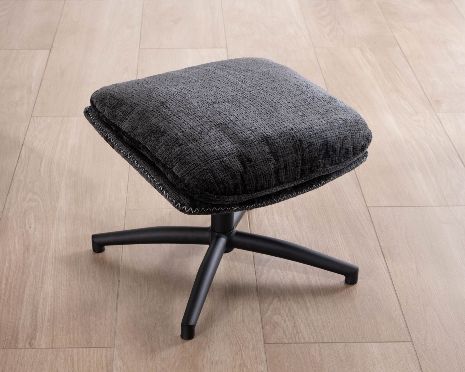 Fauteuil cosy rotatif design rétro en tissu gris "Branson" avec pouf