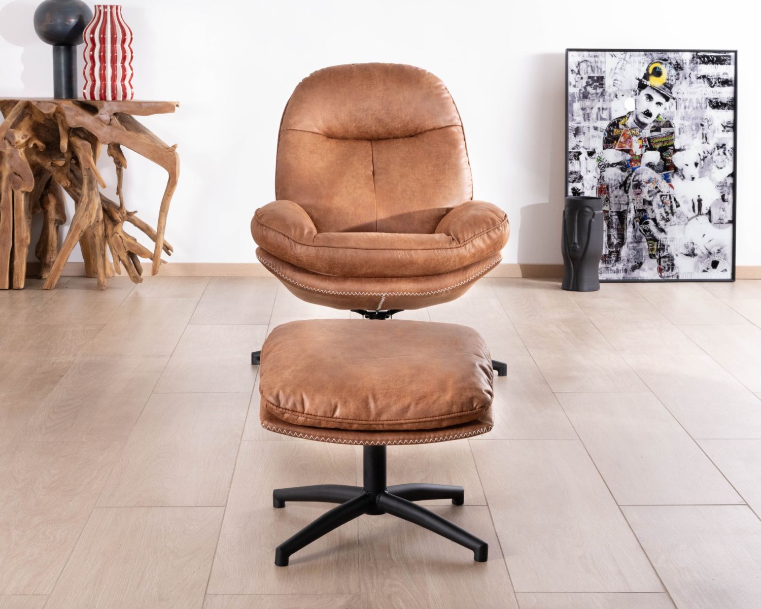 Fauteuil pivotant esprit rétro avec pouf en tissu microfibre coloris havane "Branson"