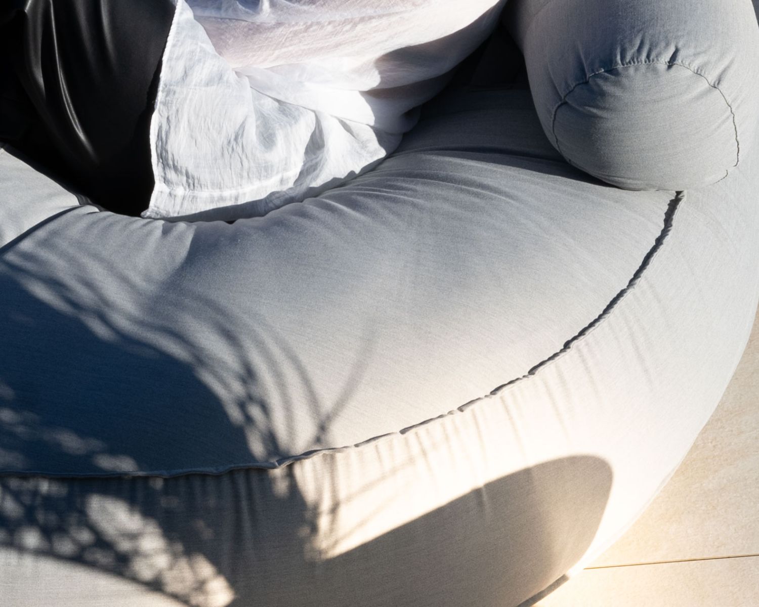 Bain de soleil rond ultra-moelleux gris clair diamètre 1m80 "Saint Tropez"