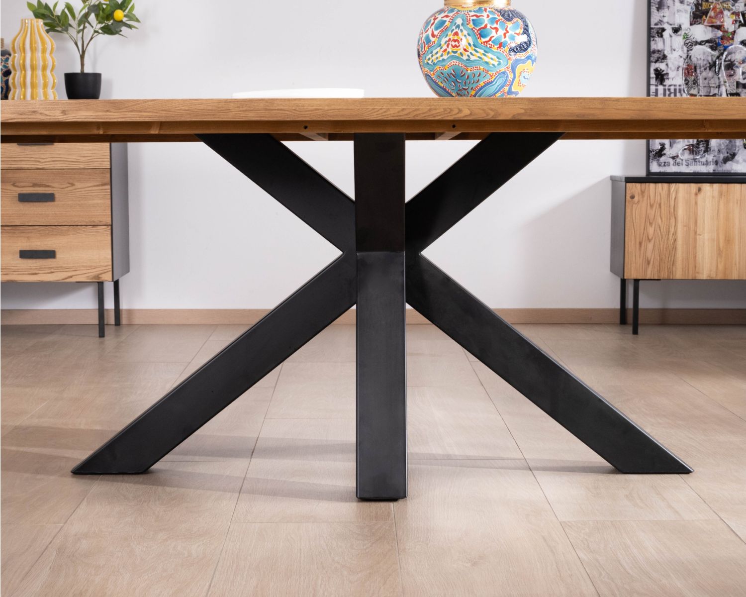 Table à manger en frêne massif et pied étoile métal noir "Sydney" 2m