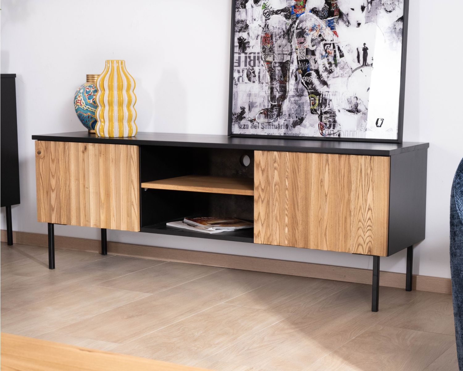 Banc TV 160 cm deux portes en frêne massif huilé "Sydney"