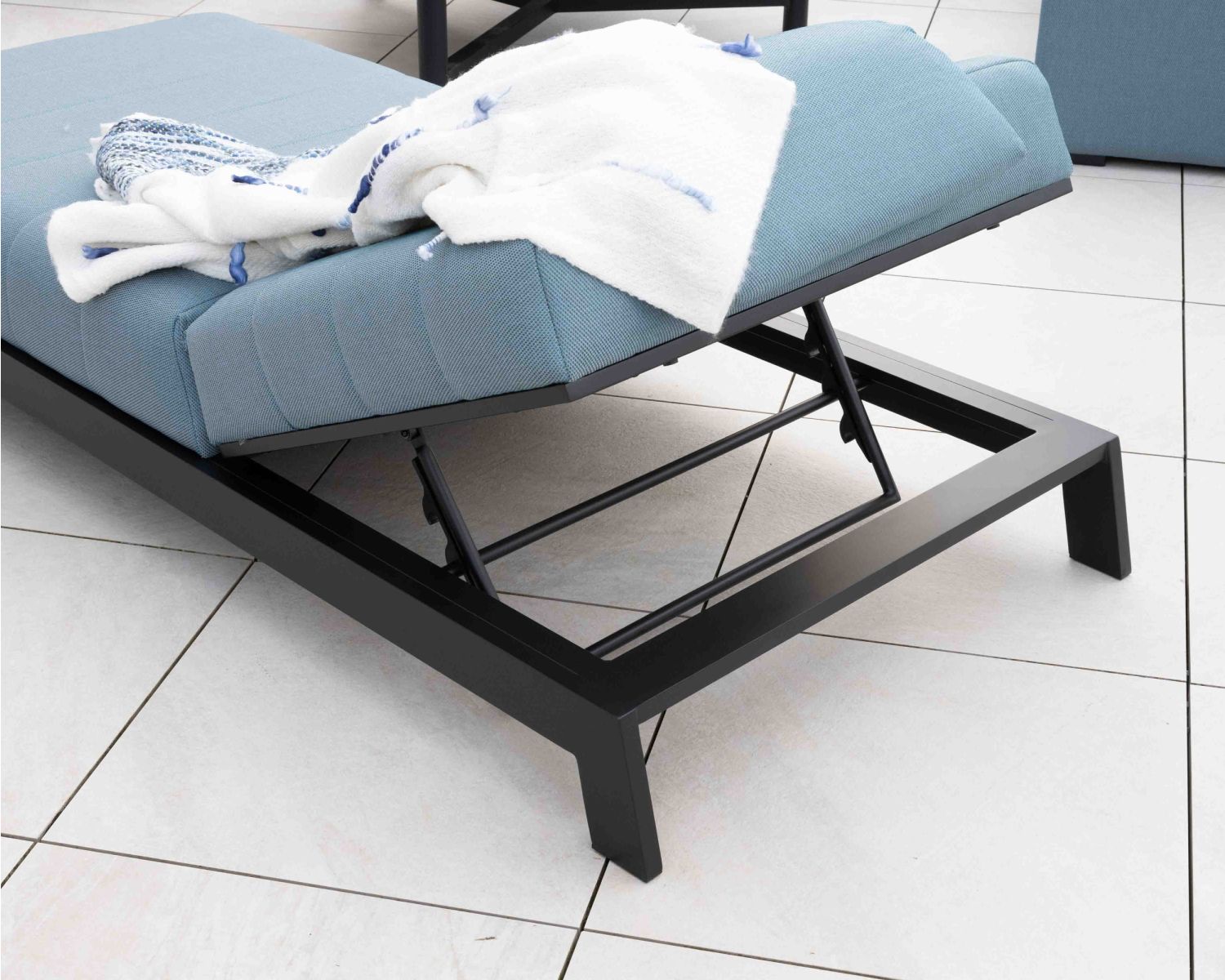 Bain de soleil ultra confort bleu turquoise "Terrasse" structure noire