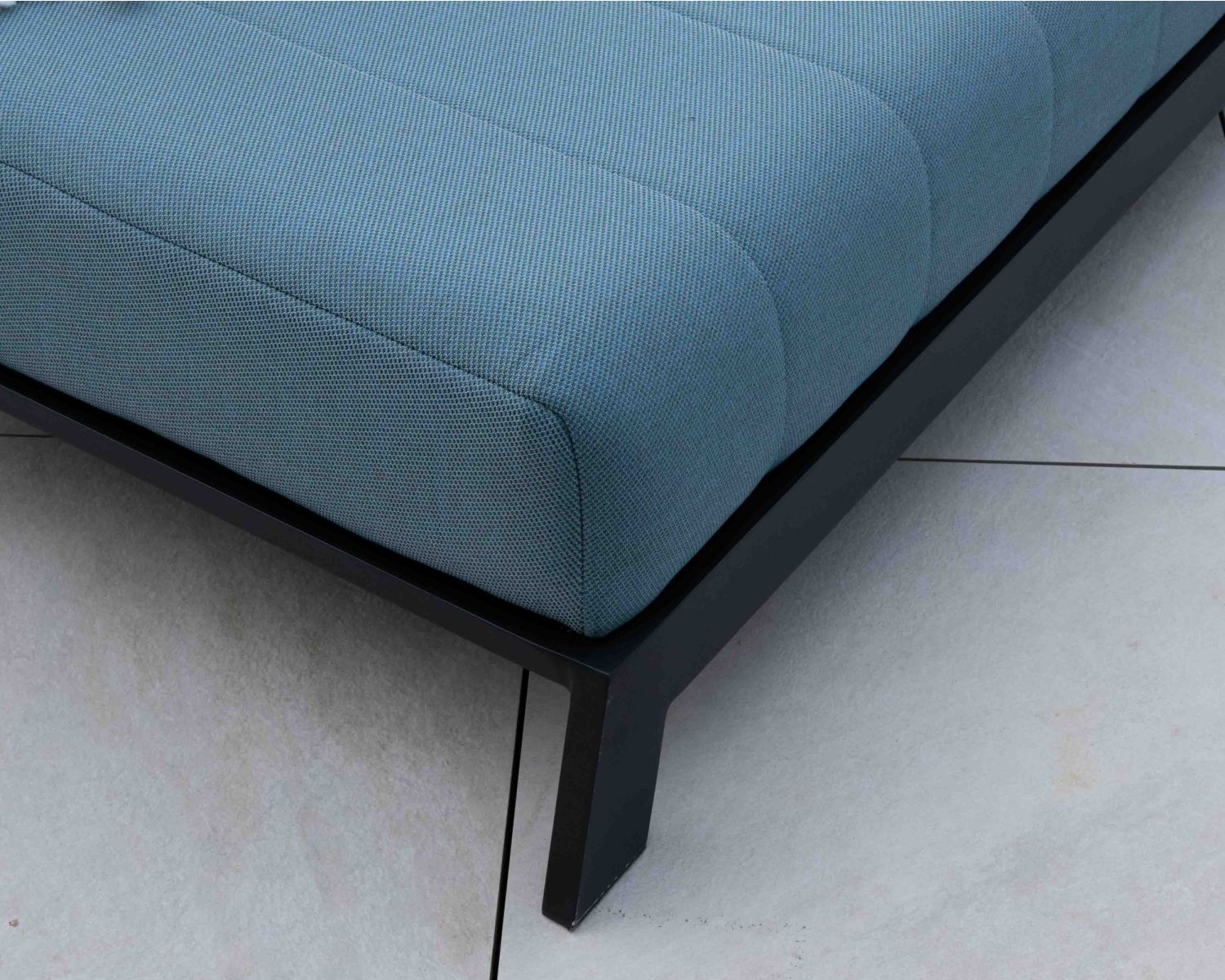 Bain de soleil ultra confort bleu turquoise "Terrasse" structure noire