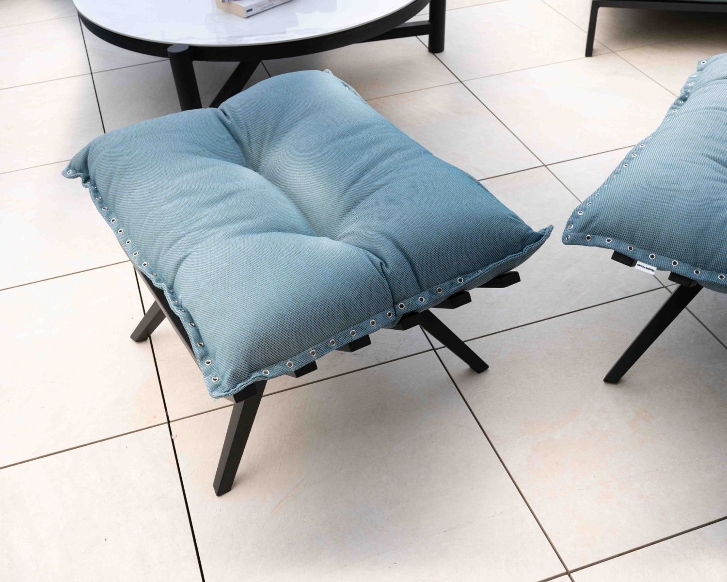 Chaise longue haut de gamme turquoise et noire avec repose-pieds modulaire "Lisca"
