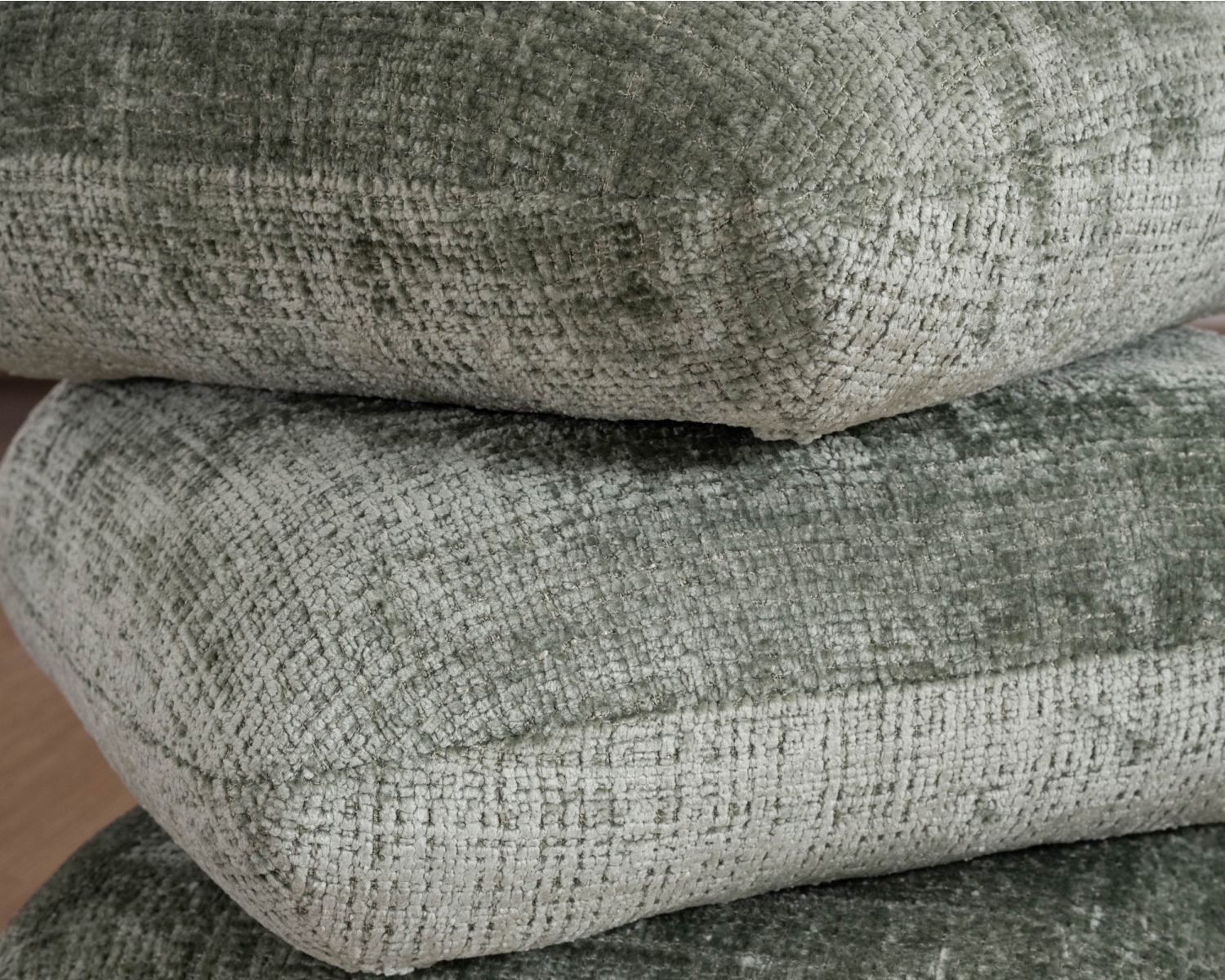 Pouf tournant esprit zen et contemporain en tissu tramé vert sauge « Flow »