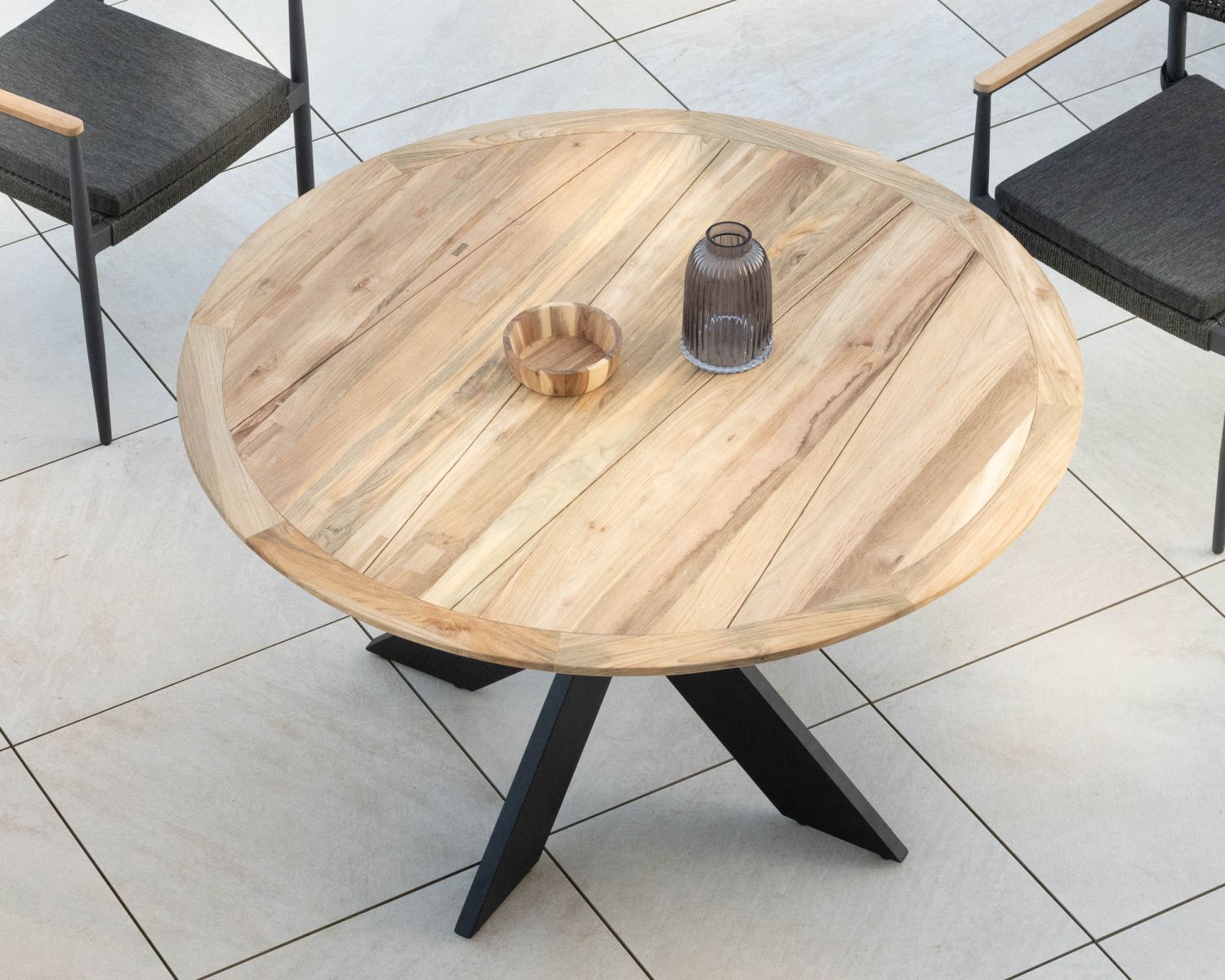 Table de jardin ronde en teck et pieds croisés en aluminium "Ozone" 150 cm