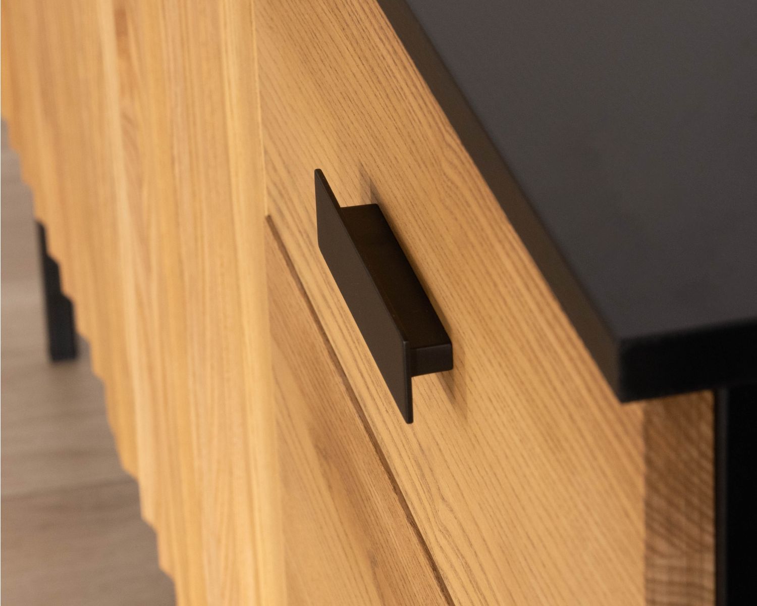 Buffet en frêne massif style newtro "Sydney" 160 cm