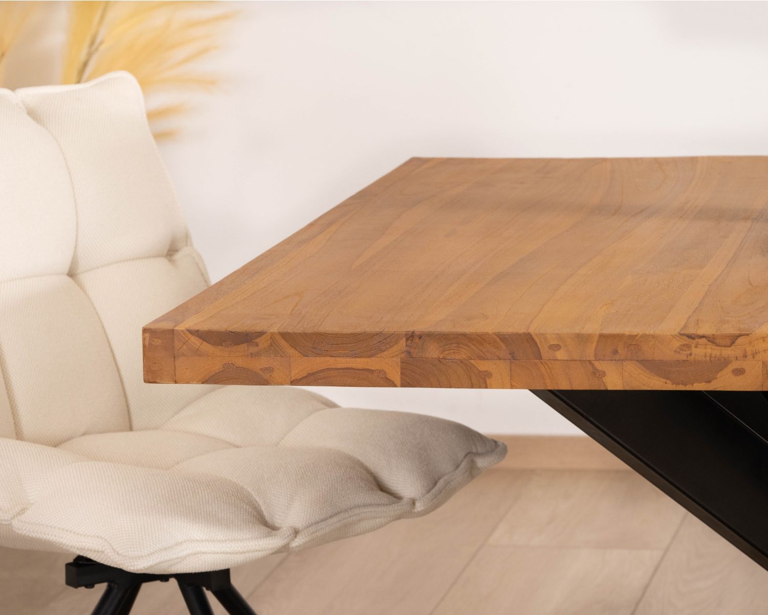 Table de repas carrée en teck pied métal 130 cm "Zenia"