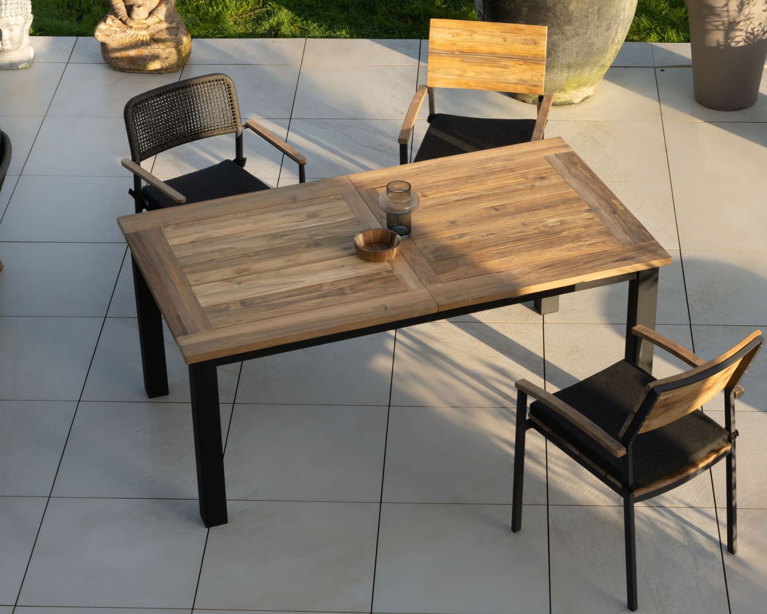 Table de jardin 180 à 240 cm avec allonge centrale "Ozone" en teck et aluminium