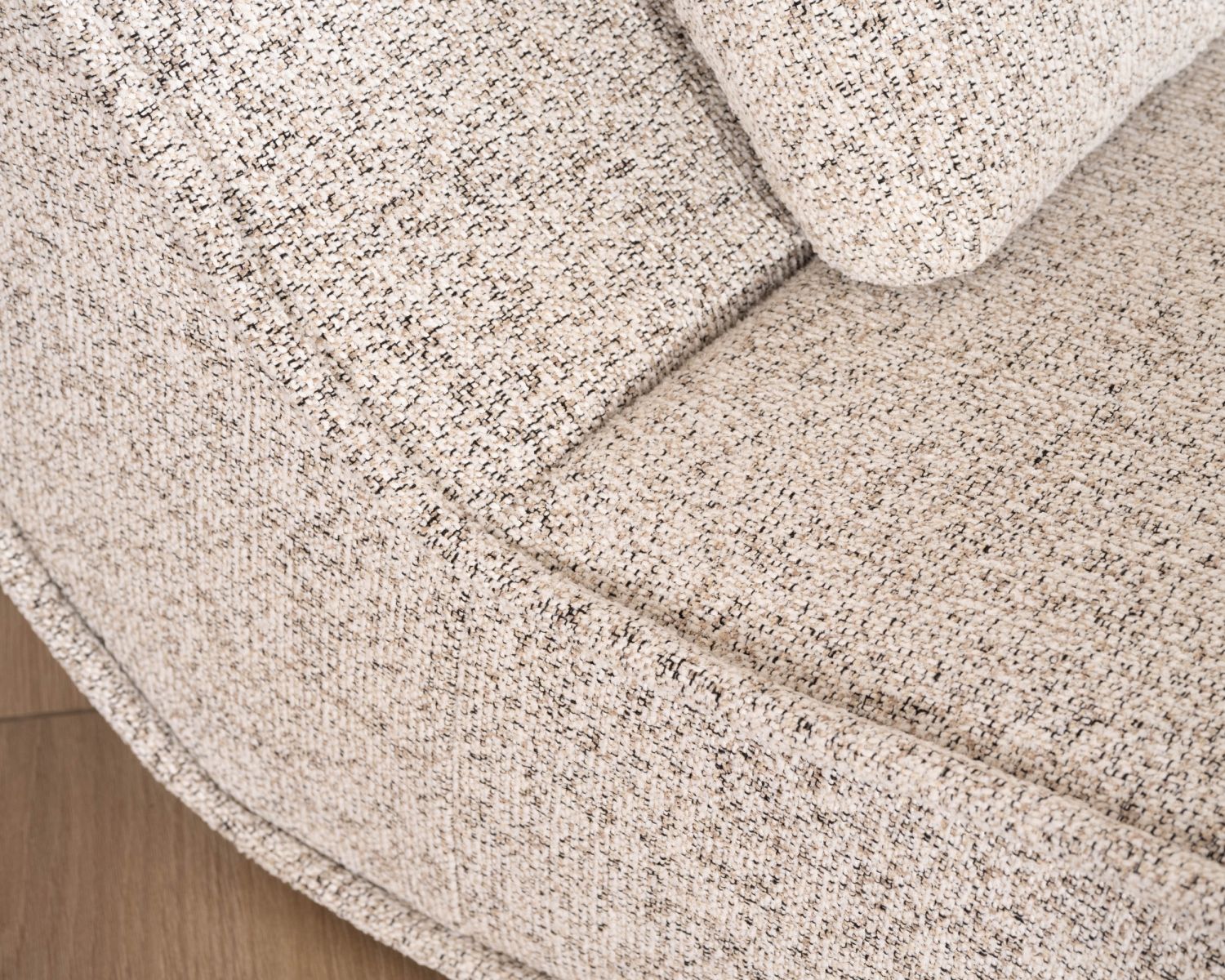 Chaise longue d'intérieur design en tissu tramé blanc cassé "Syltan"