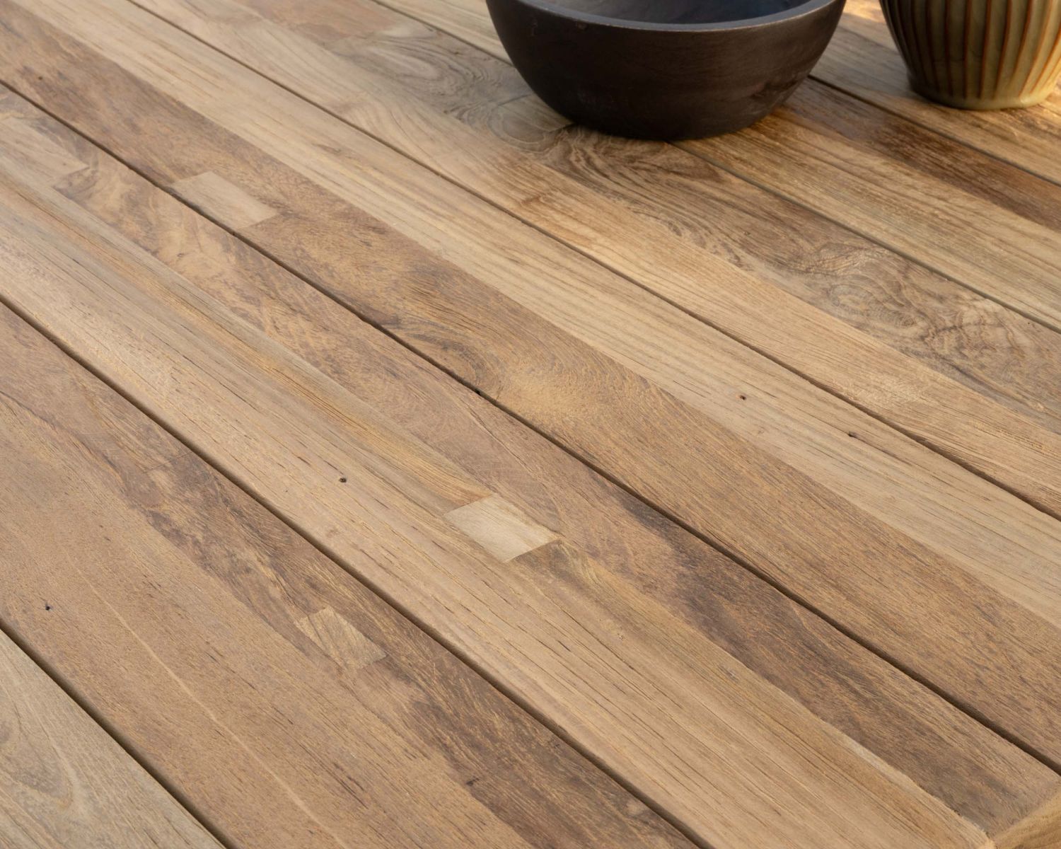 Grande table de jardin elliptique 240 cm en teck "Hélios" pieds mikado noir