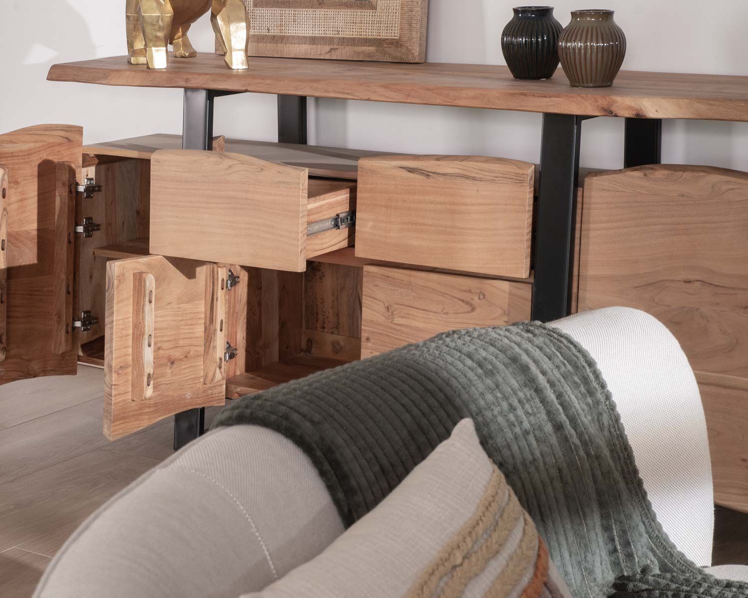 Bahut avec tiroirs en bois massif naturel "Zen Black"