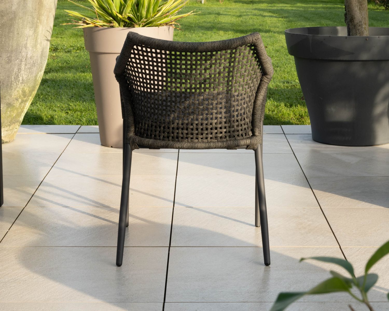Lot de 2 chaises de jardin enveloppantes en corde tressée gris foncé "Chair'ming"