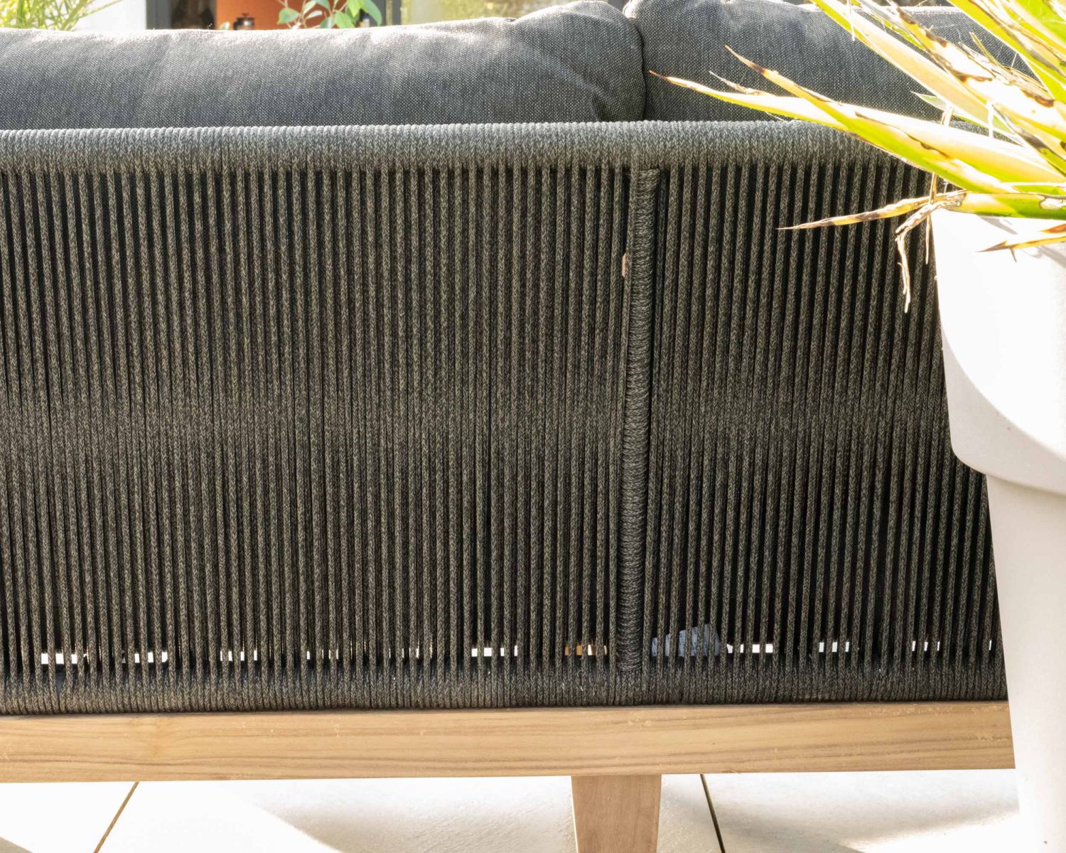 Ensemble de jardin haut de gamme 3 pièces en teck et tissu gris foncé "Tuléo"