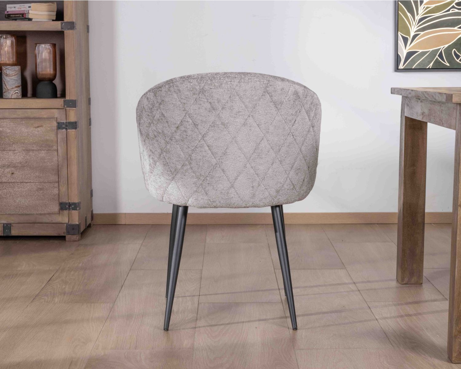 Lot de 2 chaises de repas design en tissu gris clair et pieds métal noirs "Kandy"