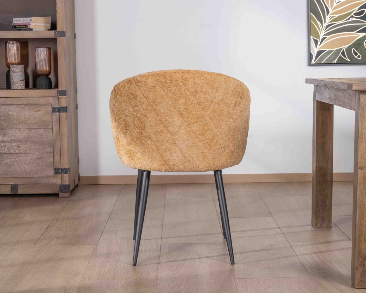 Lot de 2 chaises enveloppantes en tissu jaune et pieds métal noirs "Kandy"