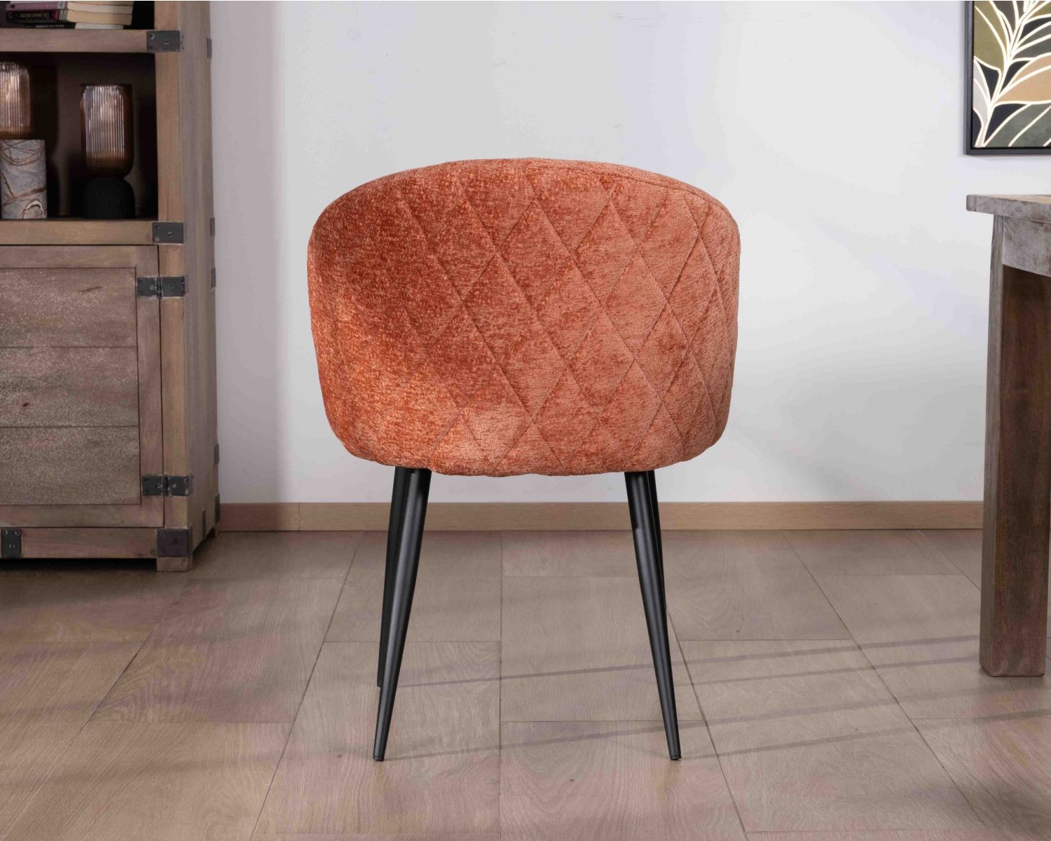 Lot de 2 chaises contemporaines et enveloppantes en tissu bouclé terracotta "Kandy"