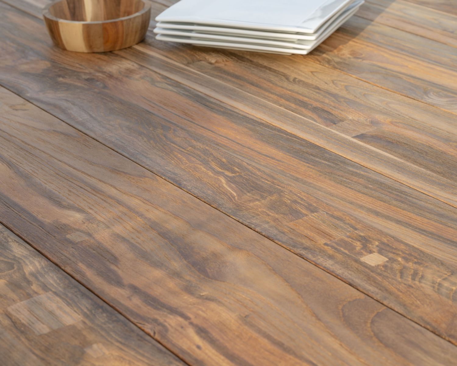 Table de jardin carrée 160 cm en teck "Melta" pieds métal gris inox