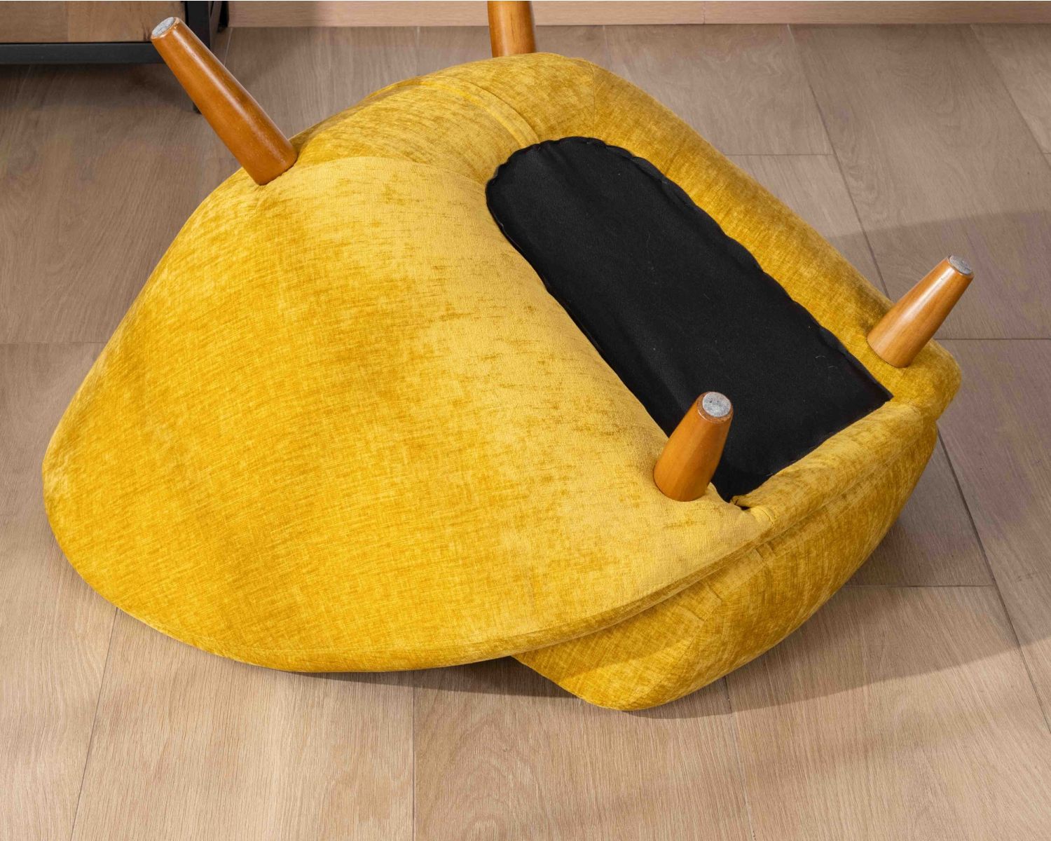 Fauteuil bas ultra-confort design rétro "Bryan" tissu blanc