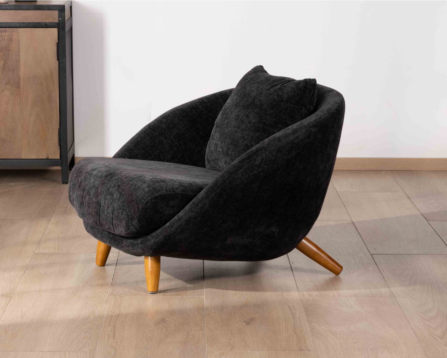 Fauteuil bas ultra-confort design rétro "Bryan" tissu couleur anthracite