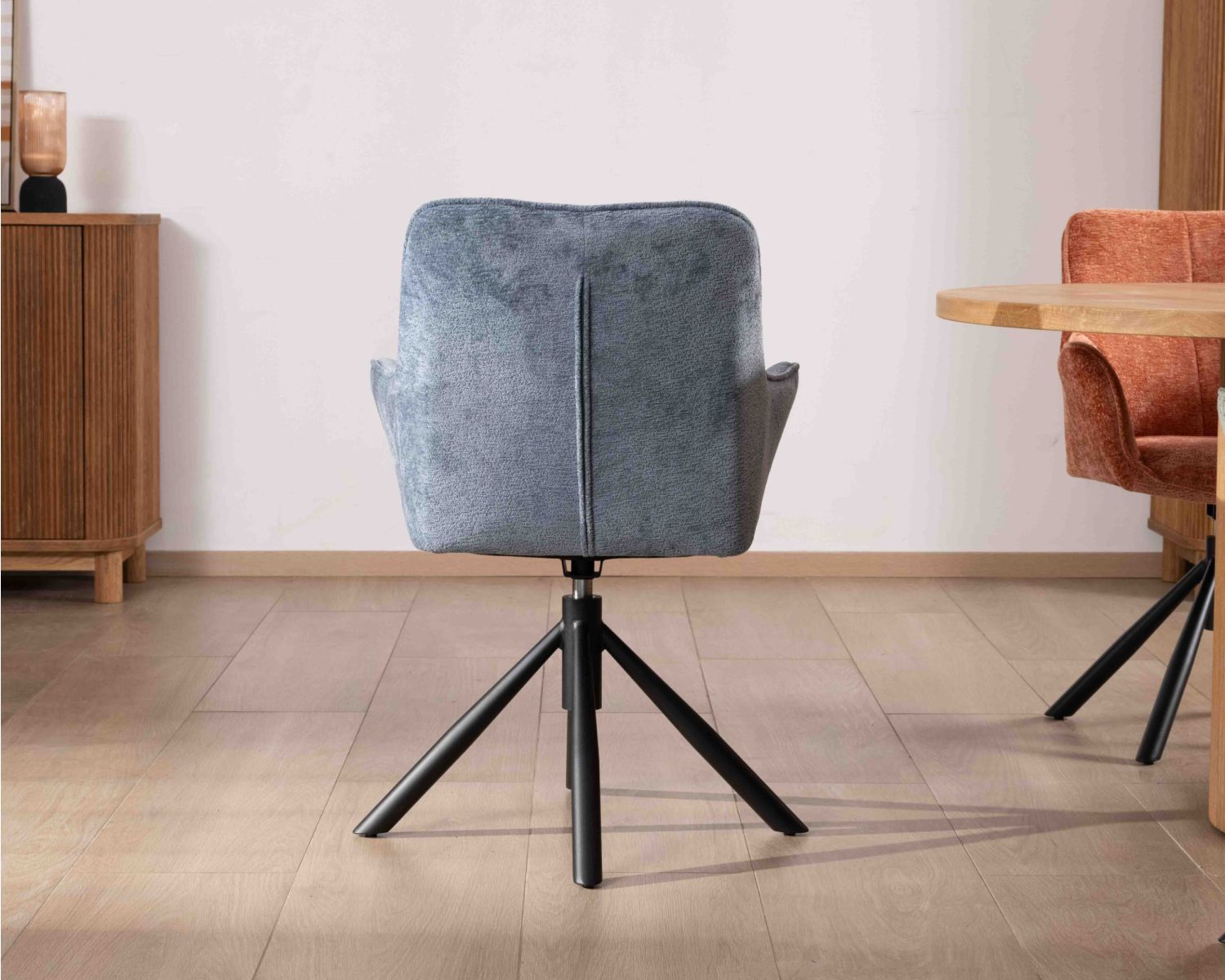 Lot de 2 chaises tournantes en tissu bleu et pieds métal "Ewing"