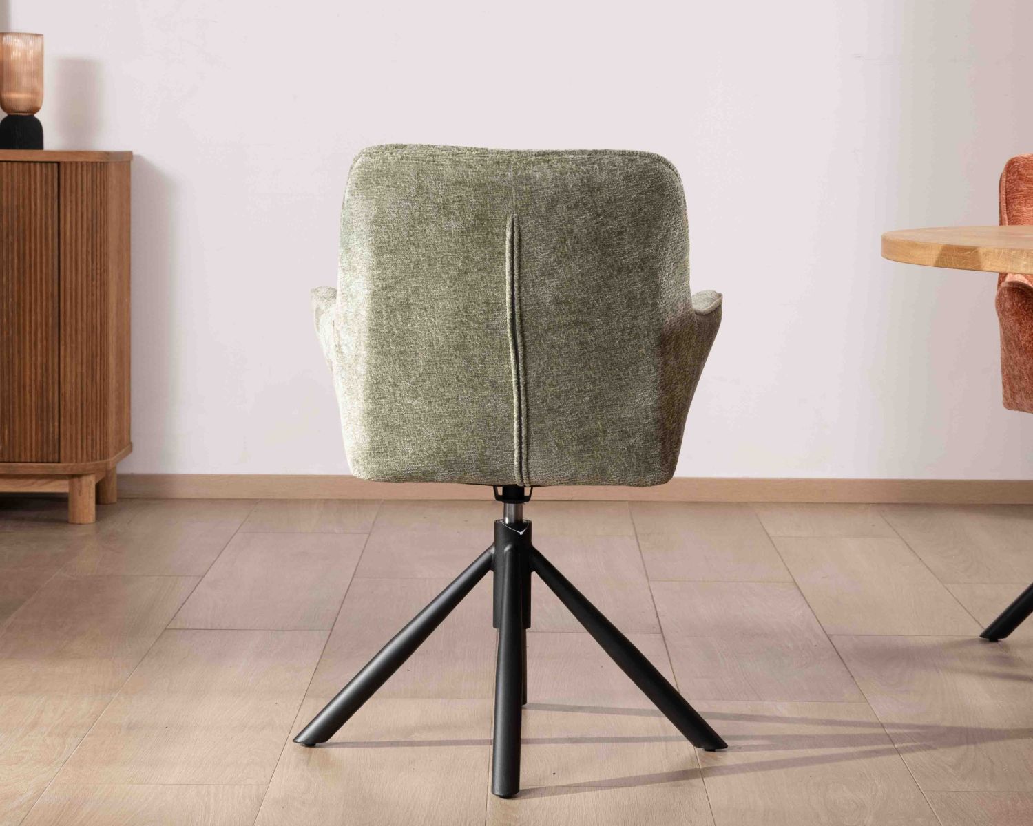 Lot de 2 chaises en tissu vert "Ewing" avec accoudoirs et pied métal rotatif