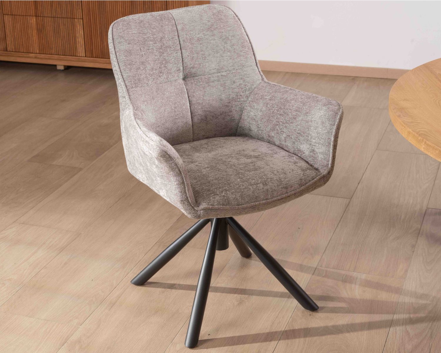 Lot de 2 chaises tournantes en tissu gris clair et pieds métal "Ewing"