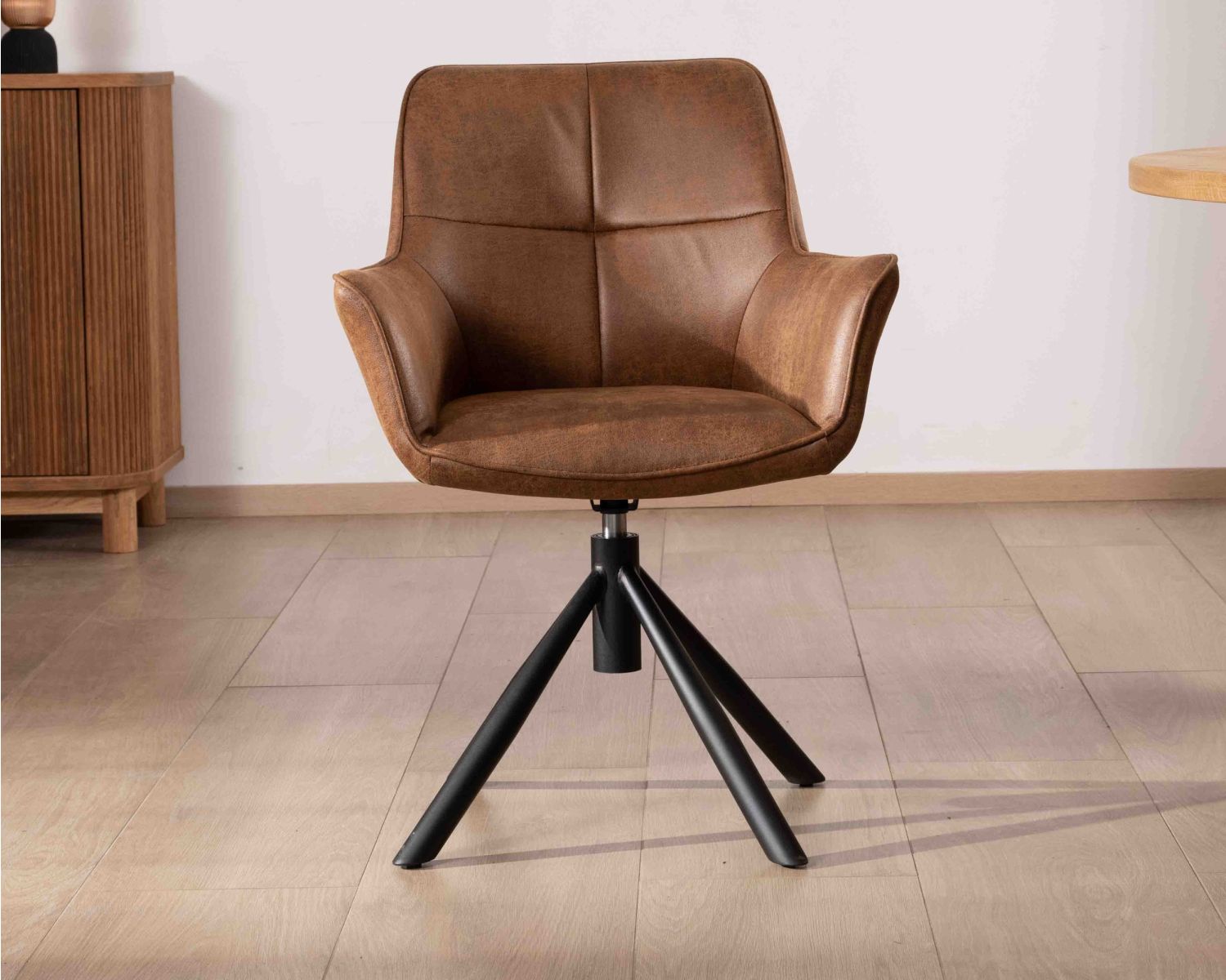 Lot de 2 chaises enveloppantes sur pied rotatif "Ritchey" tissu microfibre havane