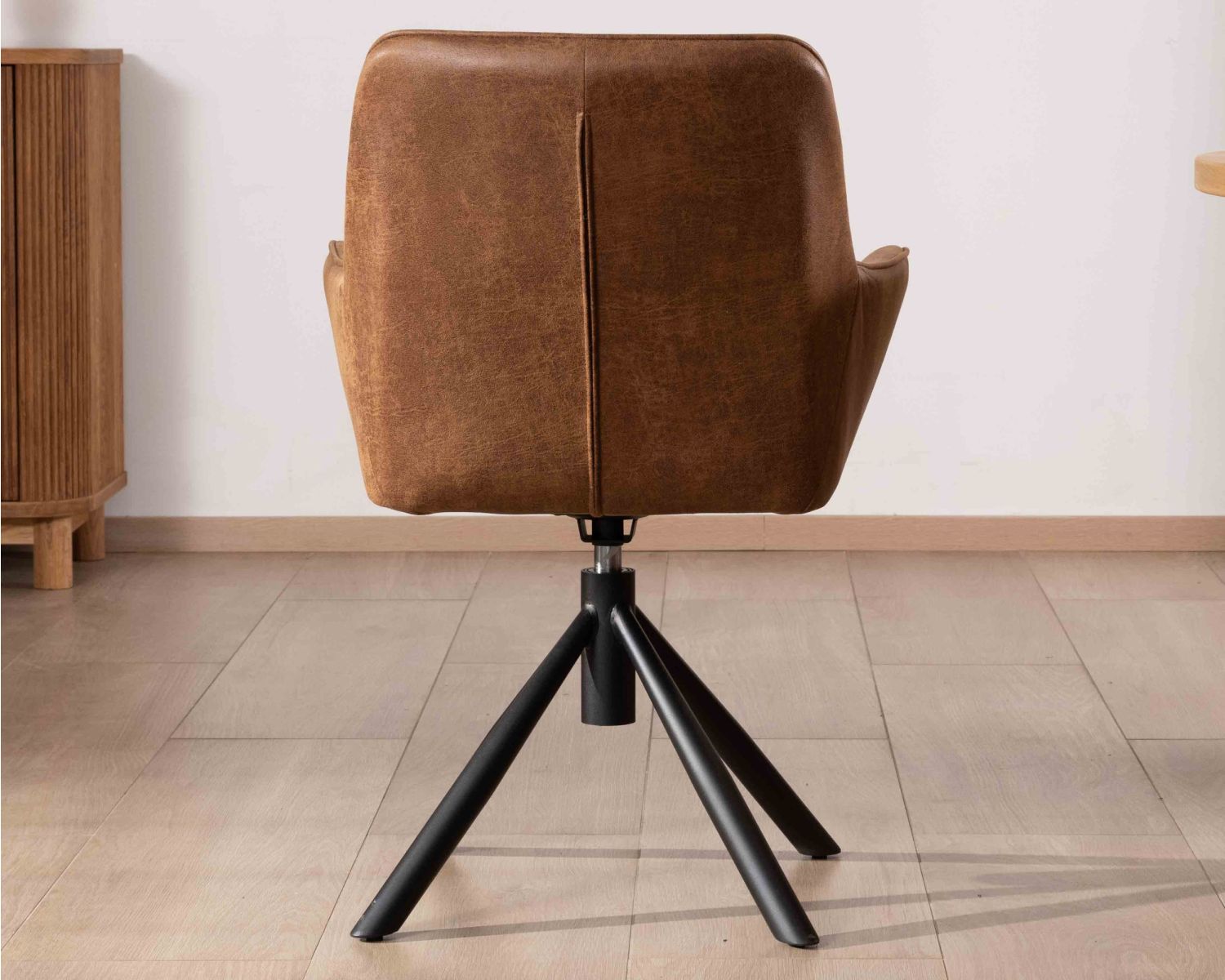 Lot de 2 chaises enveloppantes sur pied rotatif "Ritchey" tissu microfibre havane