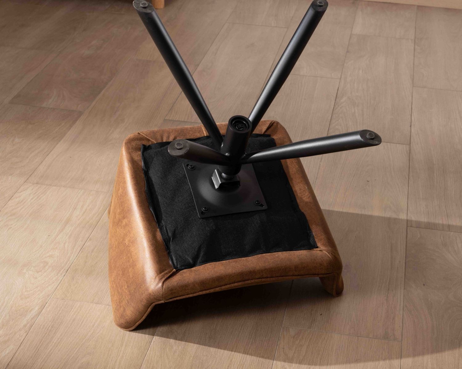 Lot de 2 chaises avec accoudoirs sur pied rotatif "Ritchey" tissu microfibre kaki