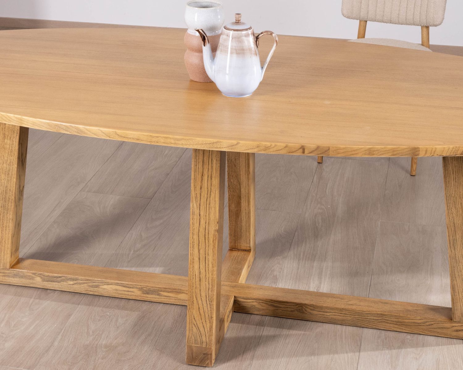 Table de repas elliptique 220 cm en bois "Calypso" avec pieds trapèzes