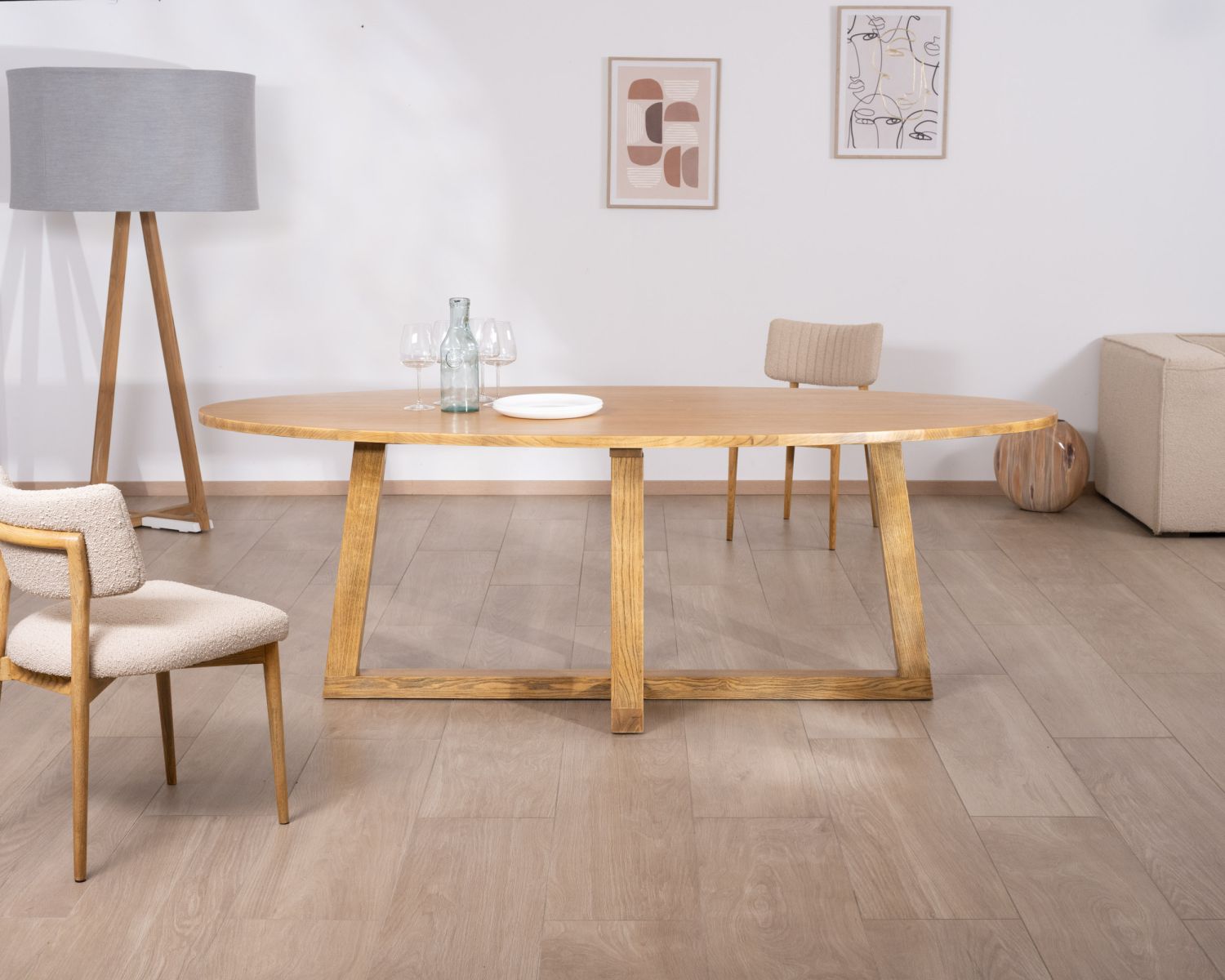 Table de repas elliptique 220 cm en bois "Calypso" avec pieds trapèzes