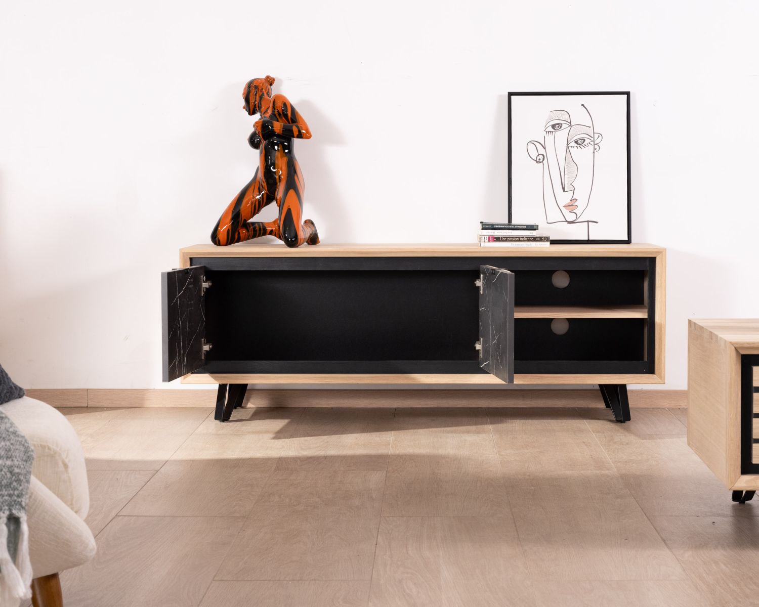 Meuble TV 150 cm façade décor effet marbre "Storia" en chêne blanchi et métal