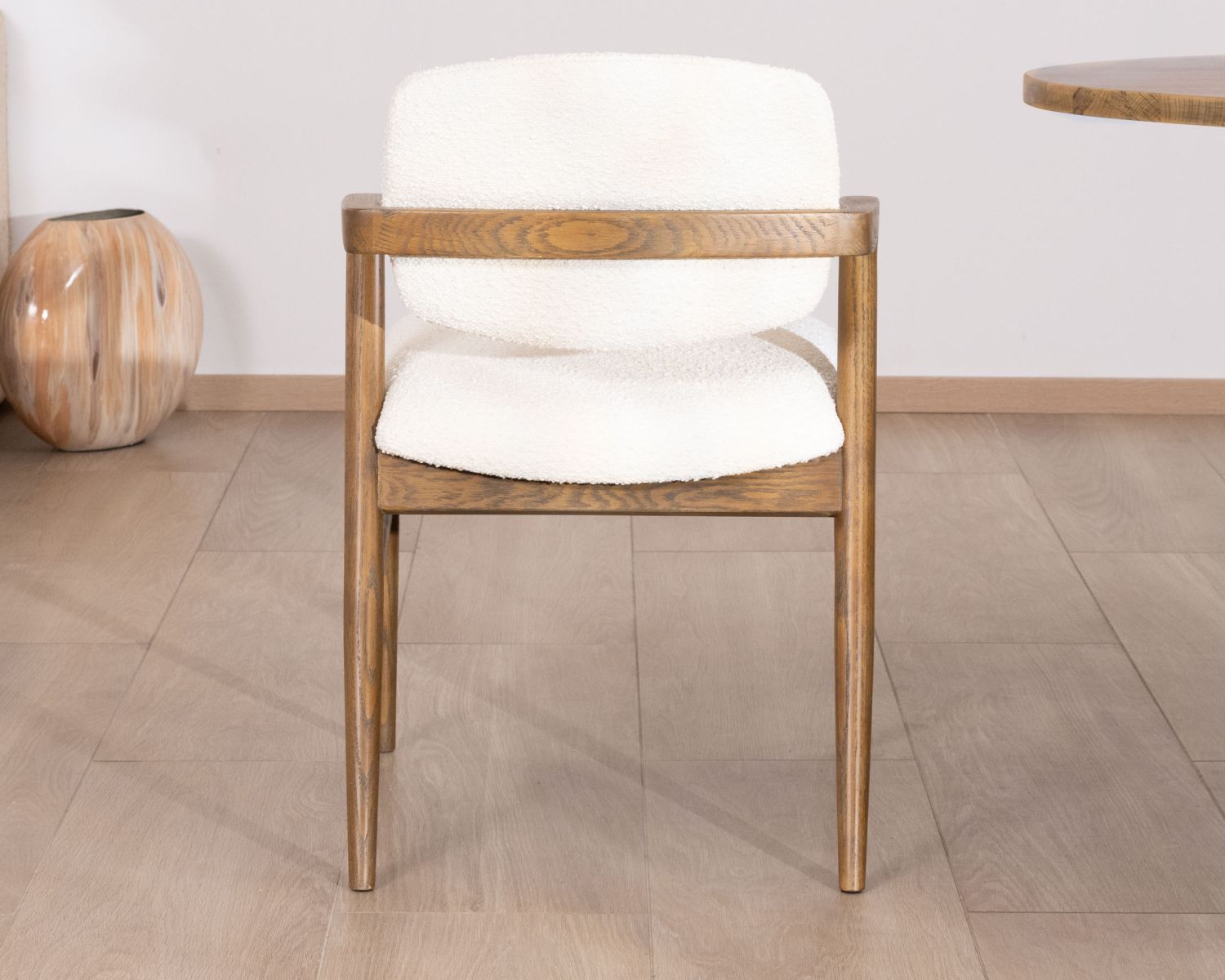 Chaise de repas design en frêne foncé et tissu bouclette "Isadora"