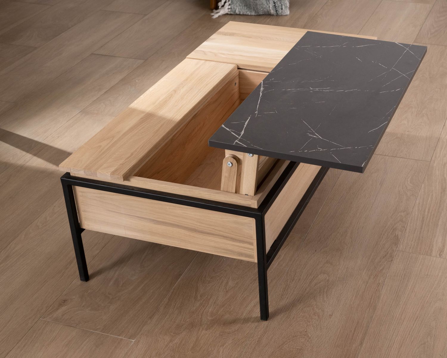 Table basse avec plateau multi-modulaire en chêne blanchi et décor design effet marbre "Storia"