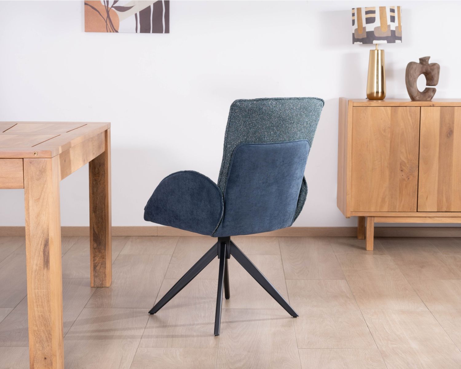 Lot de 2 chaises en tissu bi-texturé bleu foncé "Eddy" avec accoudoirs et pied métal pivotant