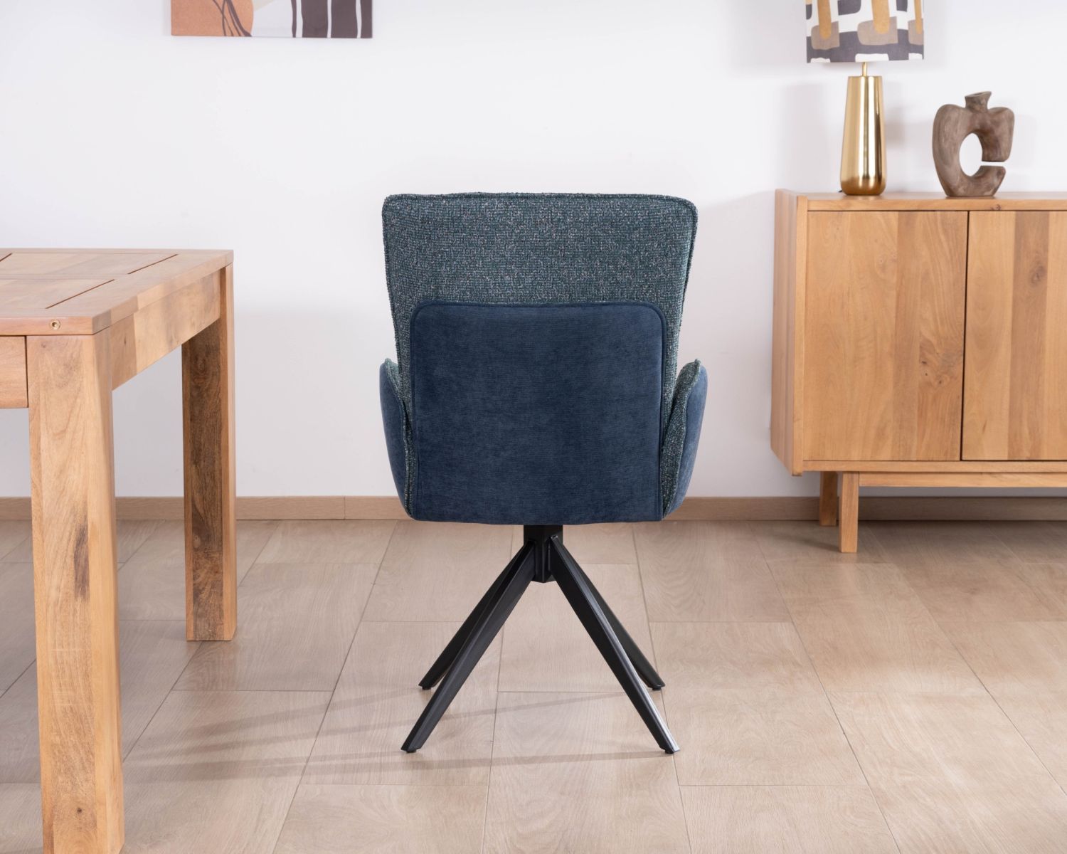 Lot de 2 chaises en tissu bi-texturé bleu foncé "Eddy" avec accoudoirs et pied métal pivotant