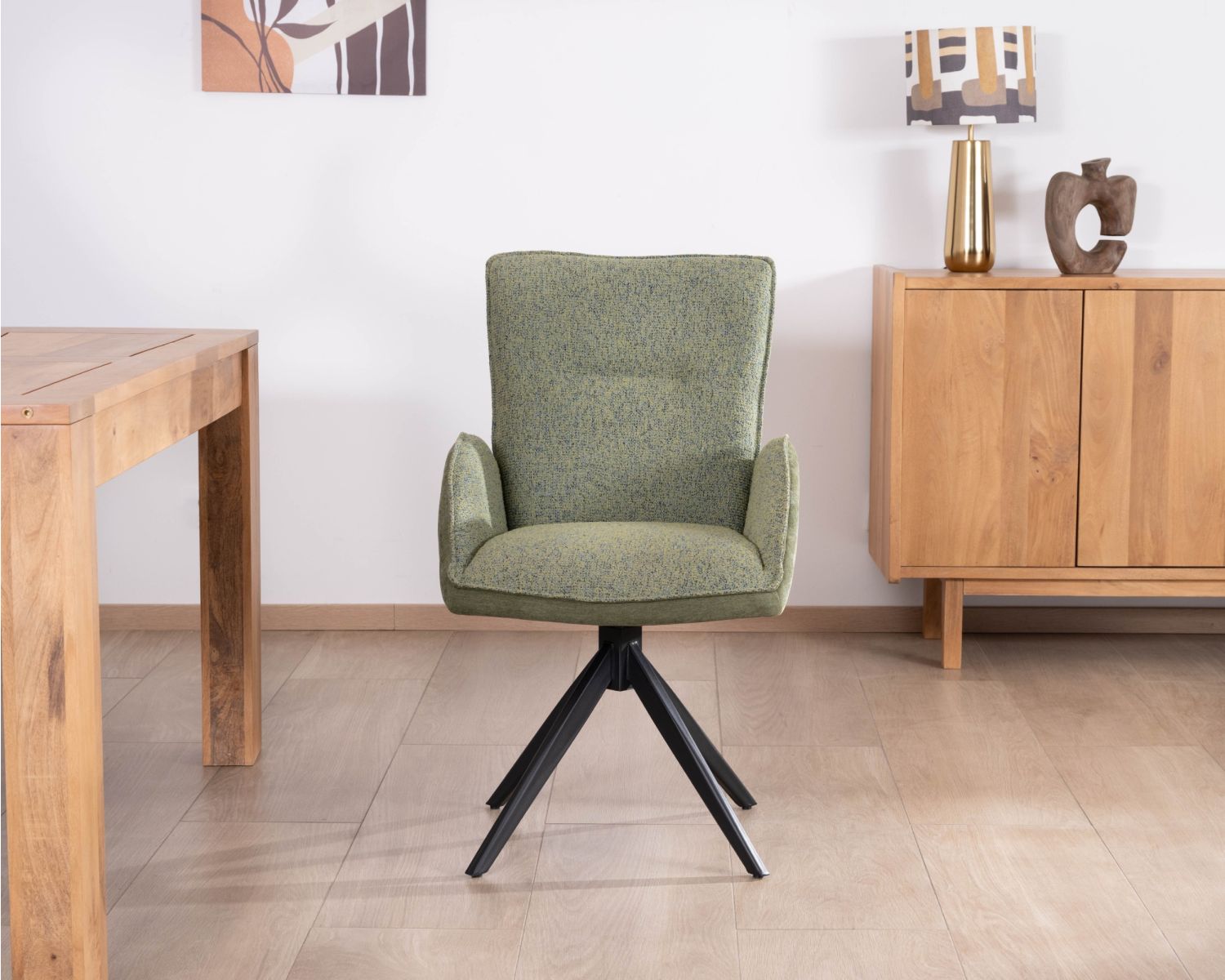 Lot de 2 chaises en tissu vert doux "Eddy" avec accoudoirs et pied métal pivotant