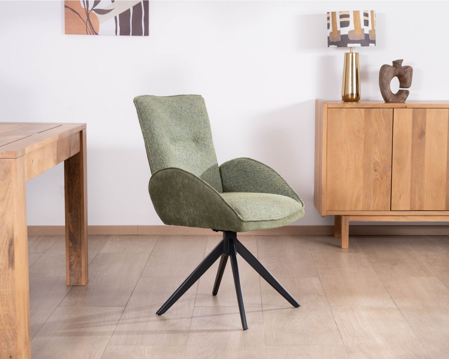 Lot de 2 chaises en tissu vert doux "Eddy" avec accoudoirs et pied métal pivotant