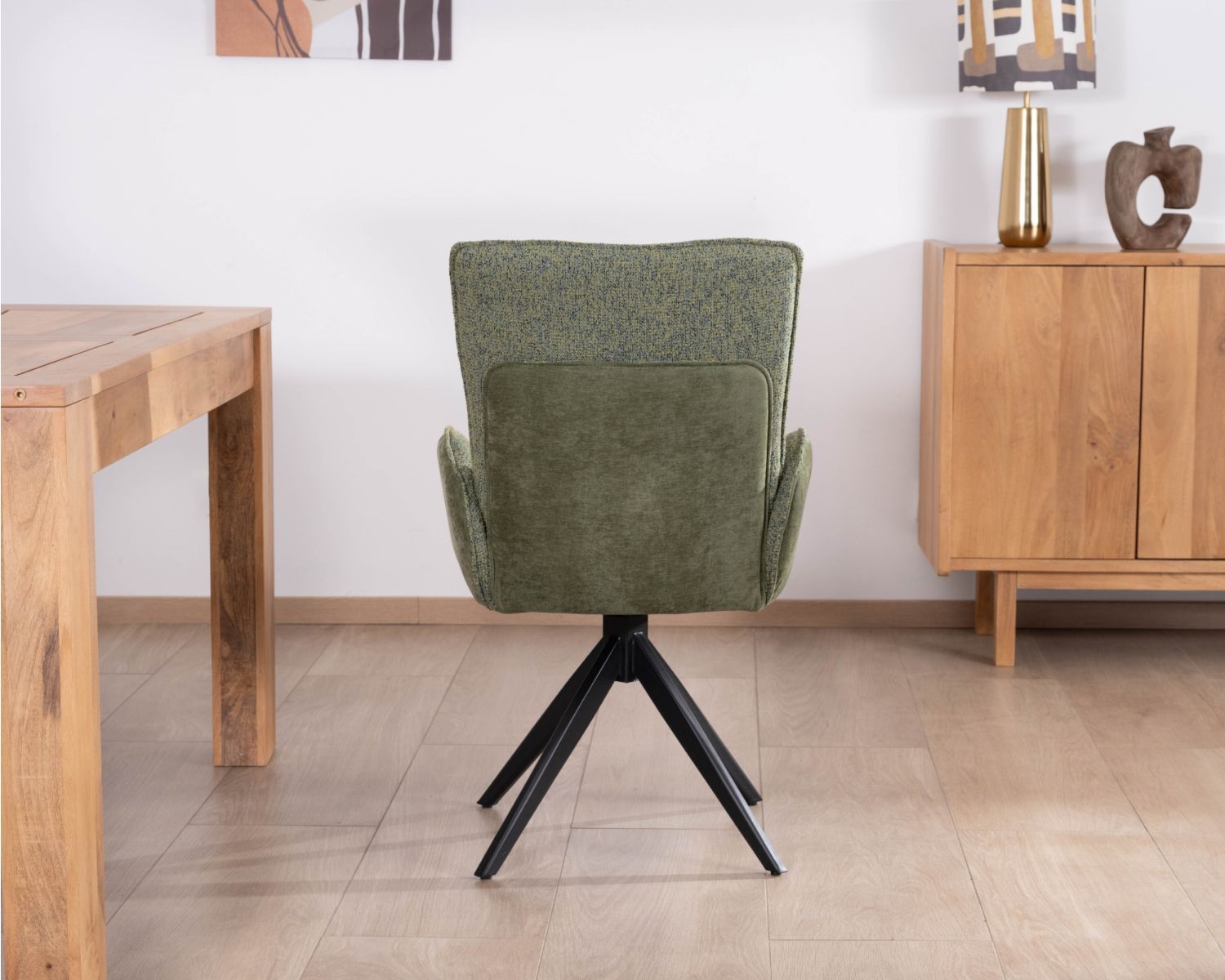 Lot de 2 chaises en tissu vert doux "Eddy" avec accoudoirs et pied métal pivotant