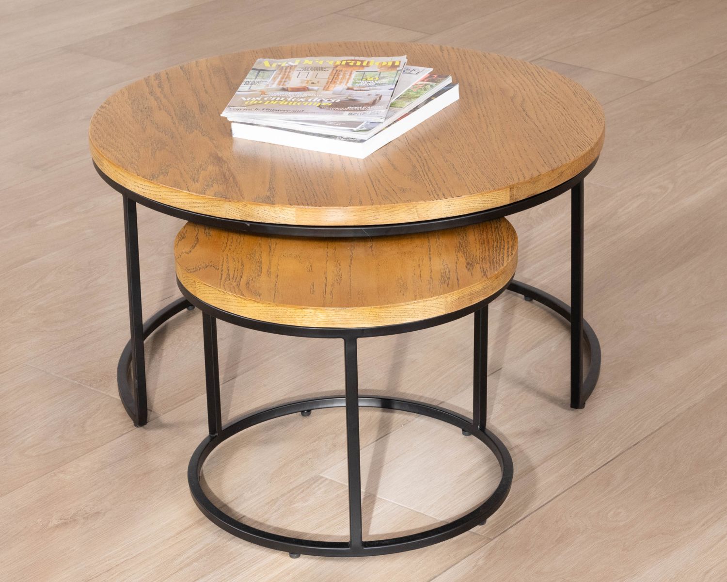 Duo de tables basses gigognes "Calypso" en métal et plateaux en bois